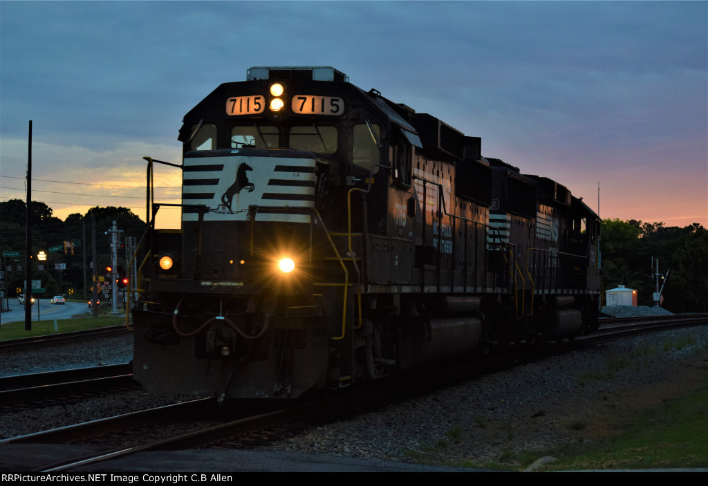 Sunset Yard Power Heading to Cut 226